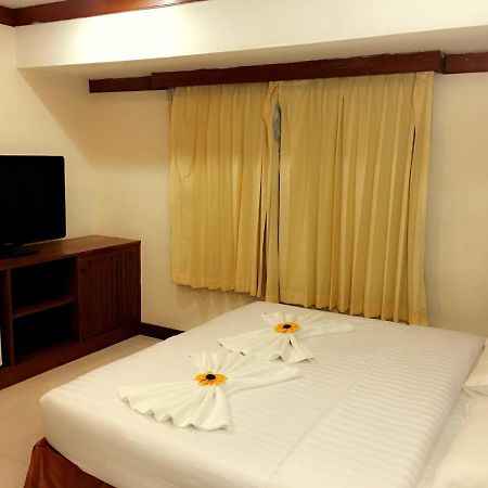 Same Same Guesthouse Patong Екстериор снимка