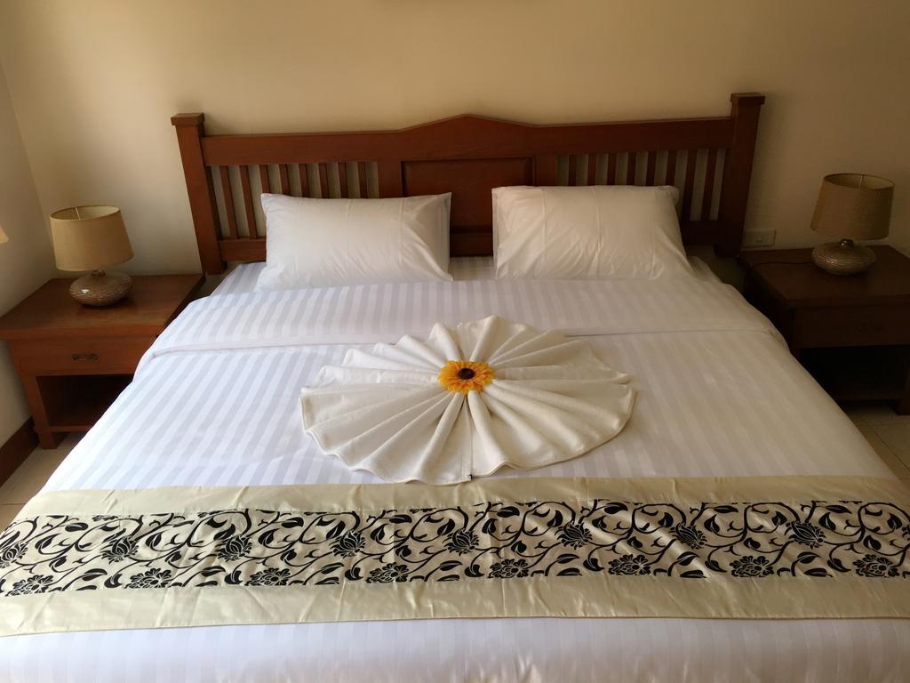 Same Same Guesthouse Patong Екстериор снимка