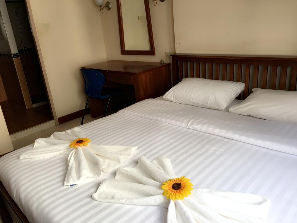 Same Same Guesthouse Patong Екстериор снимка