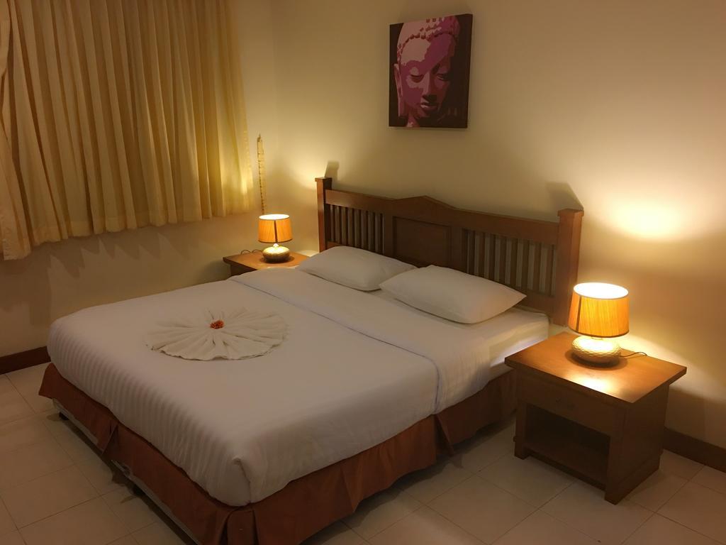 Same Same Guesthouse Patong Екстериор снимка