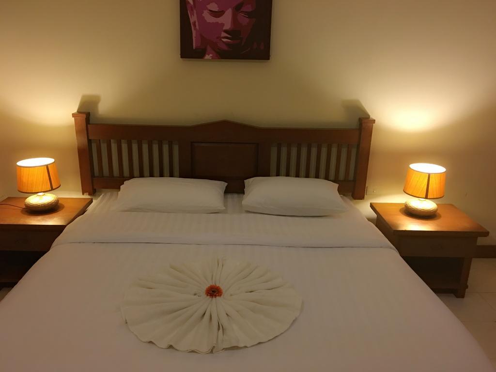 Same Same Guesthouse Patong Екстериор снимка