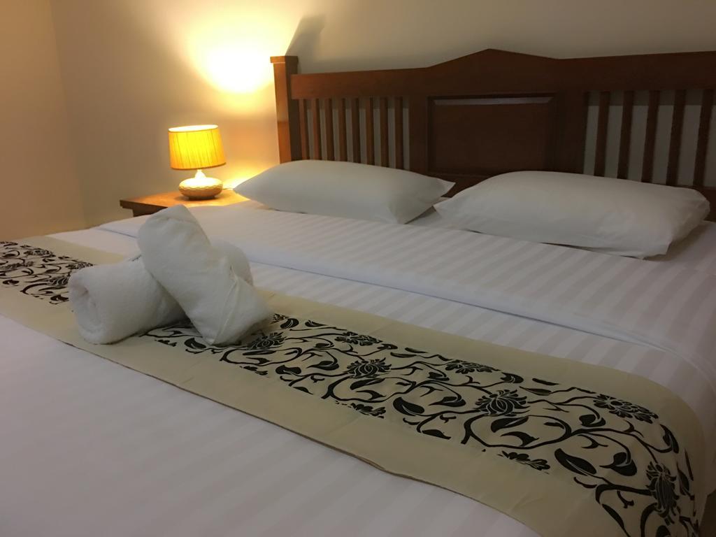 Same Same Guesthouse Patong Екстериор снимка