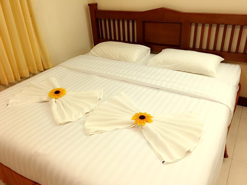 Same Same Guesthouse Patong Екстериор снимка