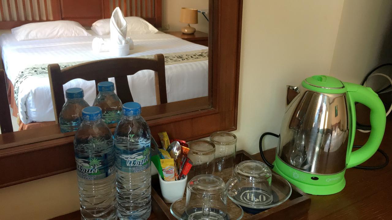 Same Same Guesthouse Patong Екстериор снимка