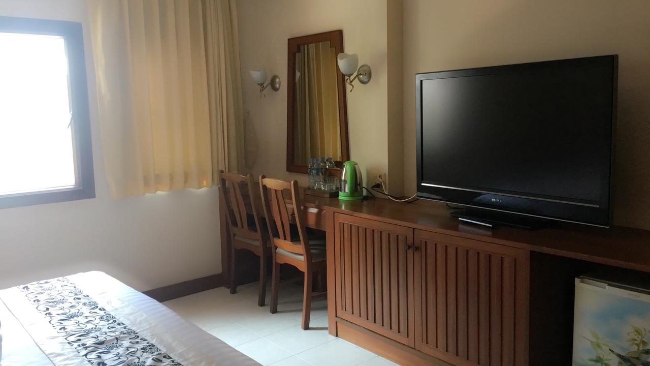 Same Same Guesthouse Patong Екстериор снимка