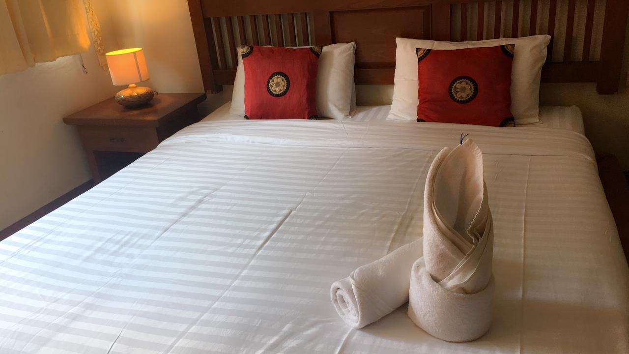 Same Same Guesthouse Patong Екстериор снимка