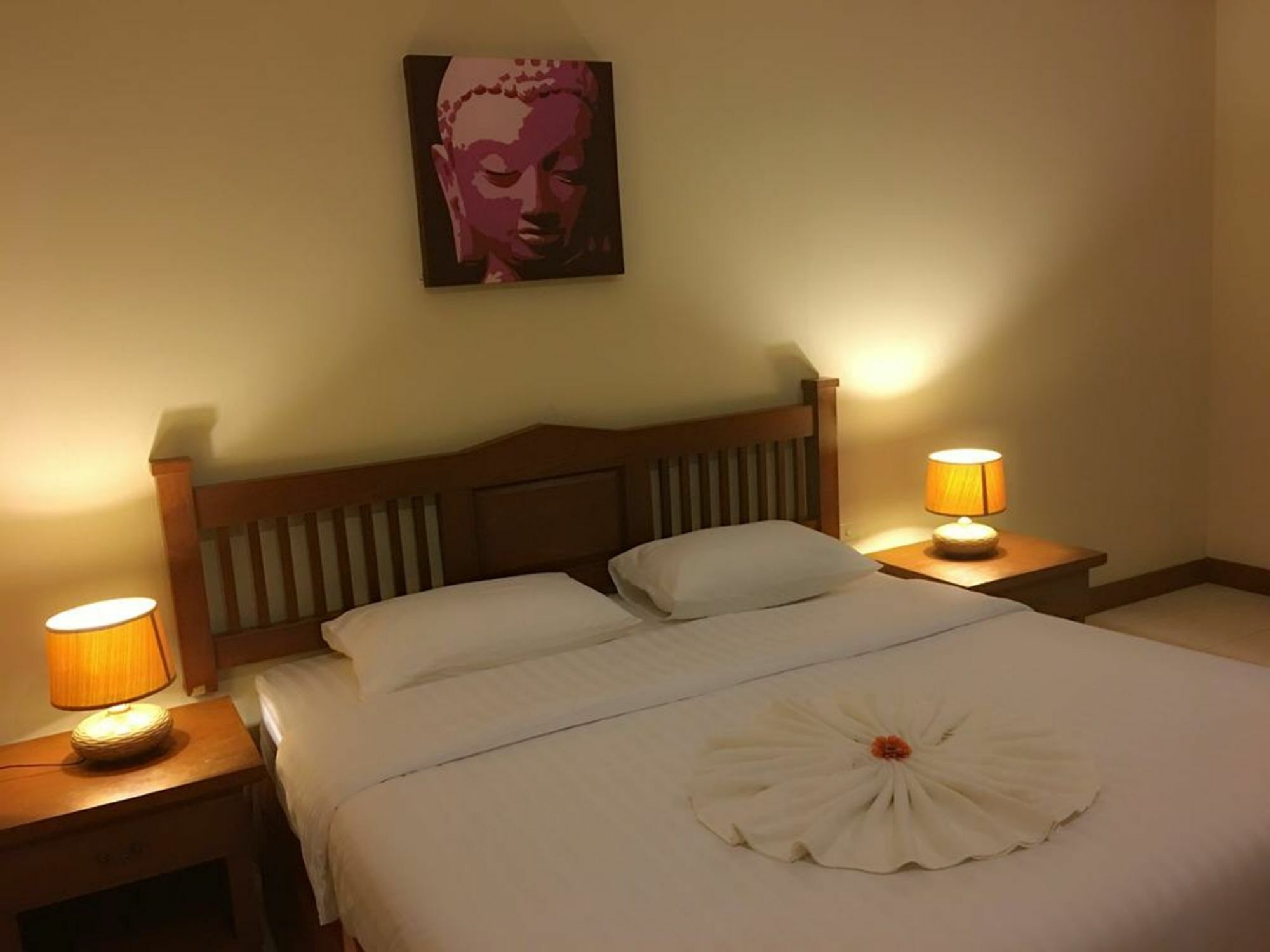 Same Same Guesthouse Patong Екстериор снимка