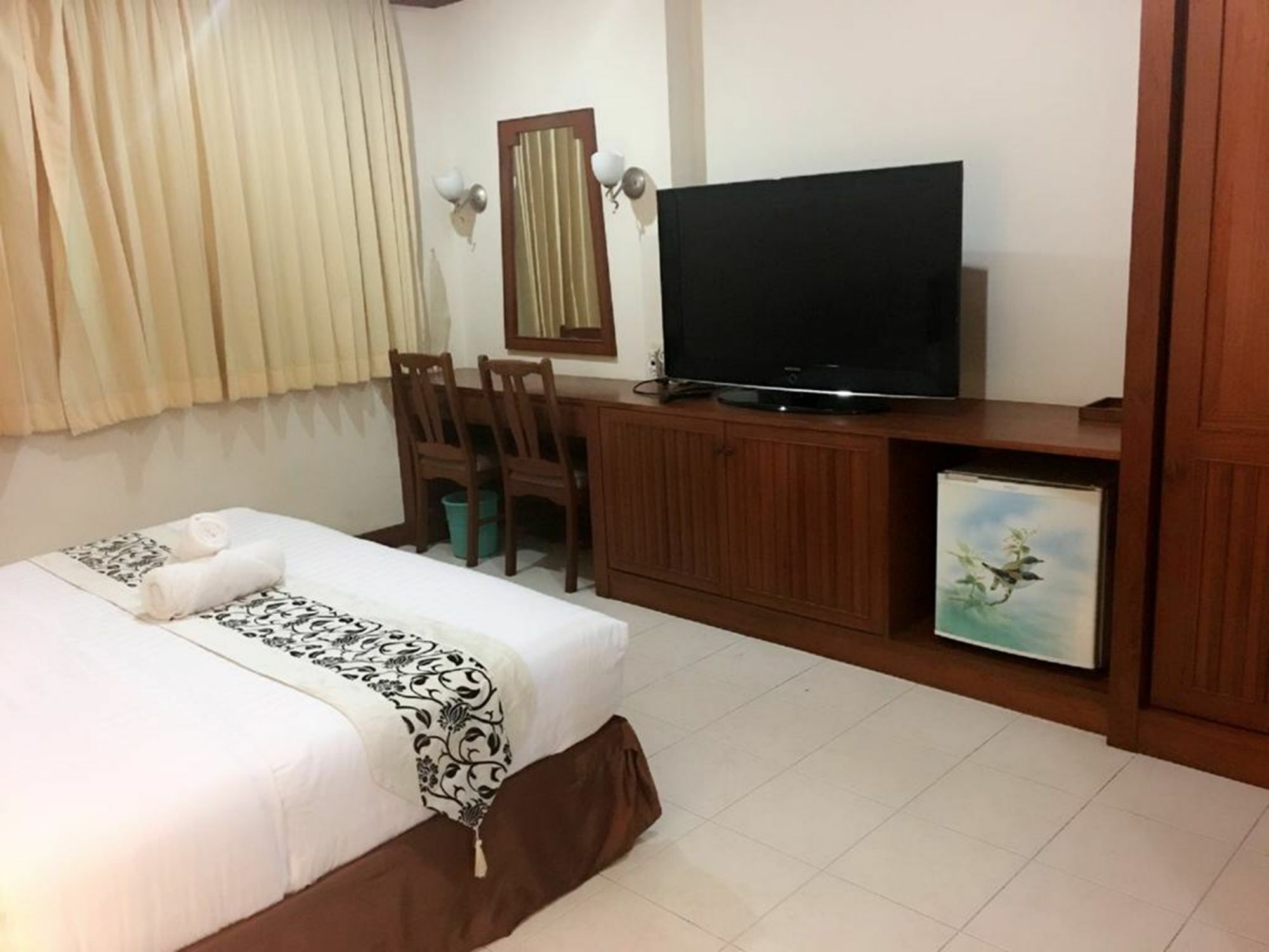 Same Same Guesthouse Patong Екстериор снимка